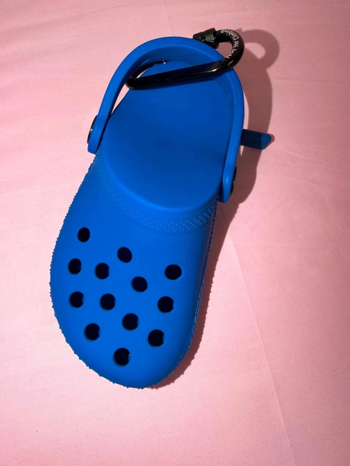 Estojo de crocs com pinos azuis nunca usado – photo 4